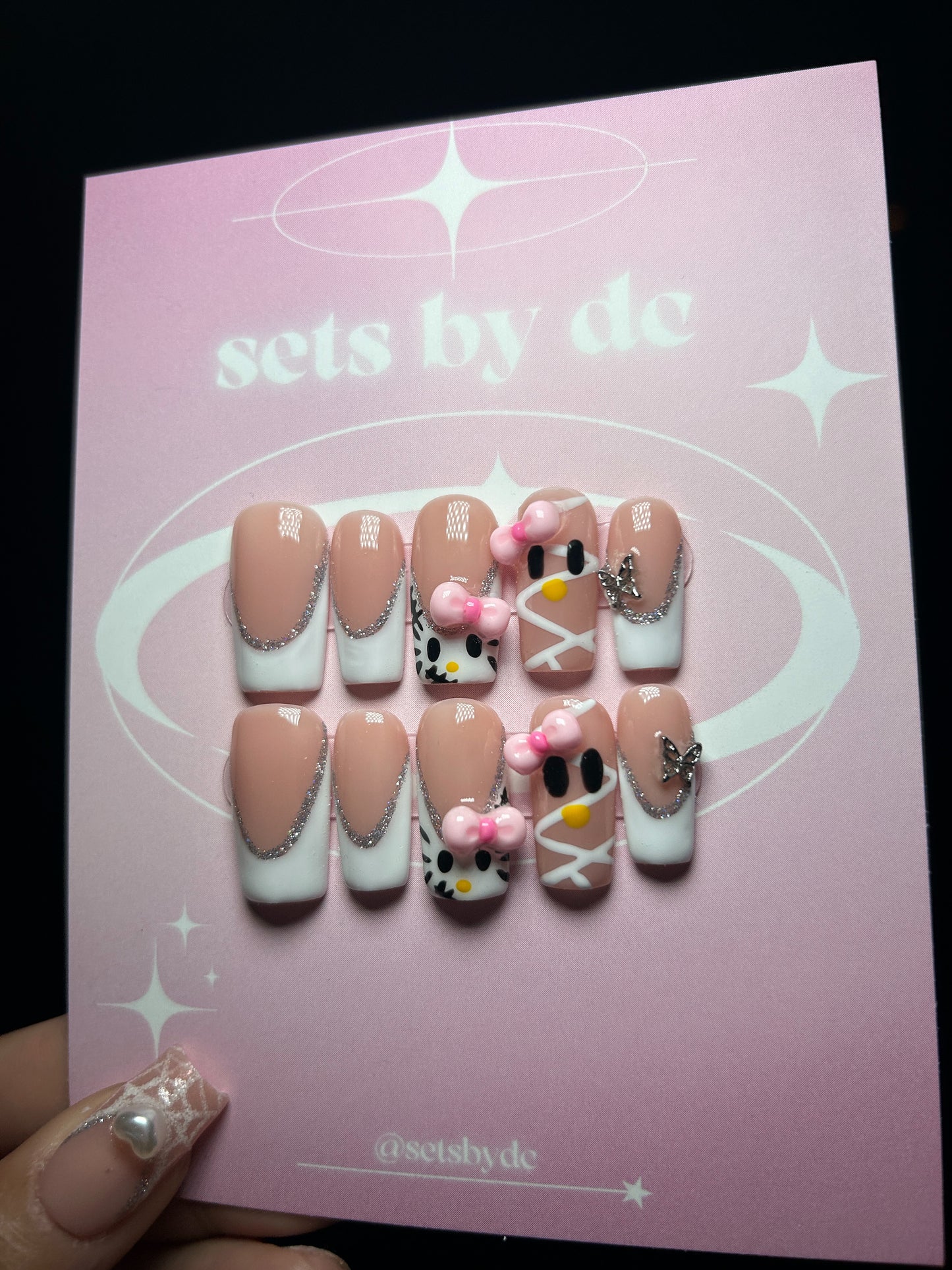 mummy hello kitty nails